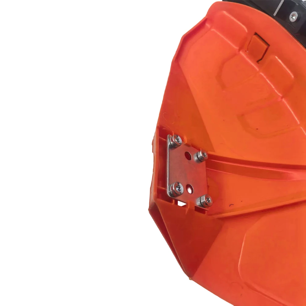 Фото Комплект защитных экранов для моделей FS91, FS111, FS131, FS251 и 4180 007 1028, разработанный для повышения безопасности при обрезке благодаря отклонению отходов. №5