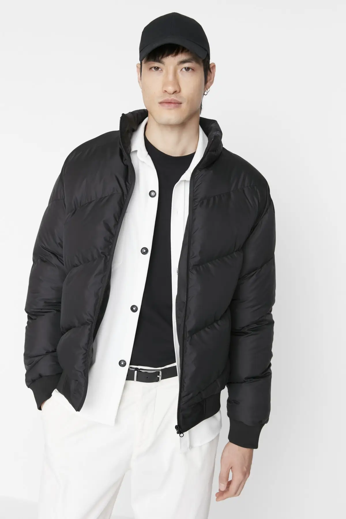 Black Men's Regular Fit Oblique Windproof Jacket TMNAW23MO00073