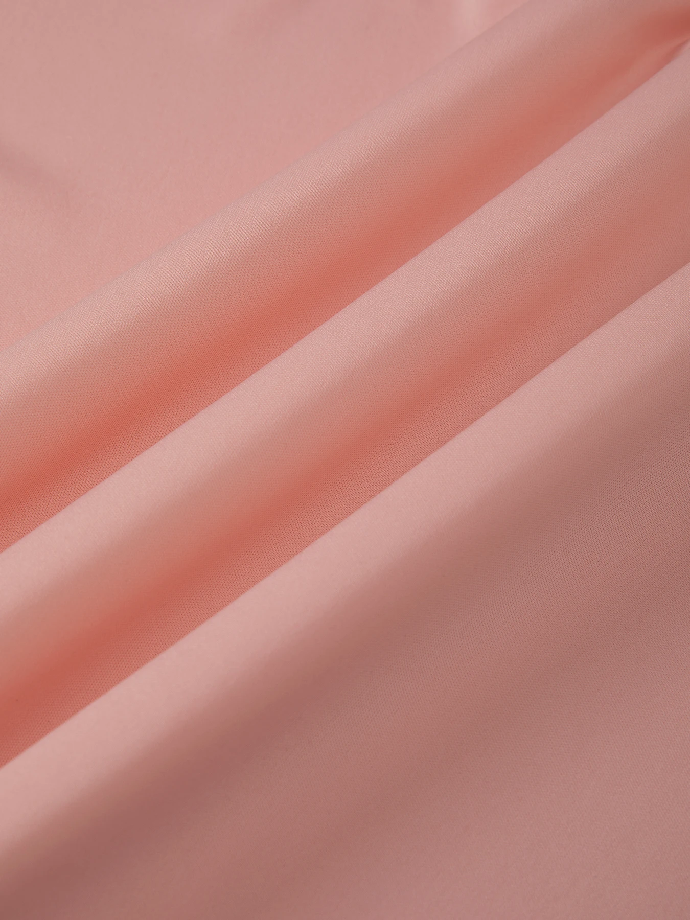 Женская короткая футболка с круглым вырезом