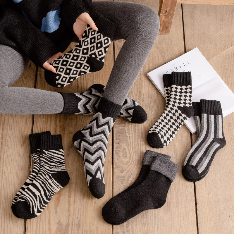 

Plaid Stripe Woman Socks Thermo Women Cotton Sock Simple Casual Soft Sox Keep Warm Autumn Winter Fashion Trendy Retro Calcetines