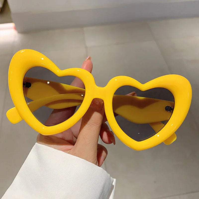 

Fashion Heart Shape Frame Sunglasses Women Stylish Vintage Sun Glasses Luxury Brand Designer Cute Travel UV400 Shades Eyewear