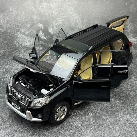 Металлическая модель Toyota Prado 1:18