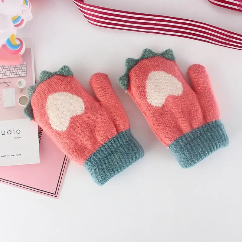 

Heart Pattern Windproof Gloves Warm Full Finger Mitten Cute Winter Outdoor Gloves Fuzzy Knit Gloves for Boys Girls
