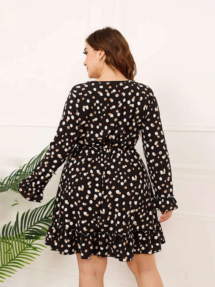 Рисунок 6 - Женское вечернее платье в горошек