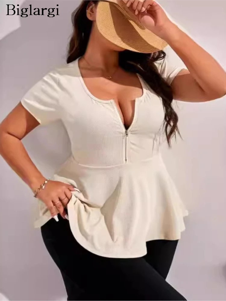 Блузка женская летняя облегающая с оборками и коротким рукавом