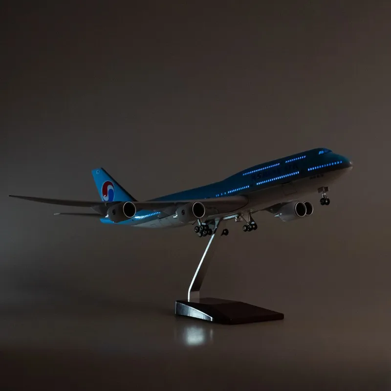 Фото Масштабная модель самолета B747-8 корейской авиакомпании, 1/150, 47 см, из литого металла, для авиационных энтузиастов, в подарок или для коллекции/демонстрации №5