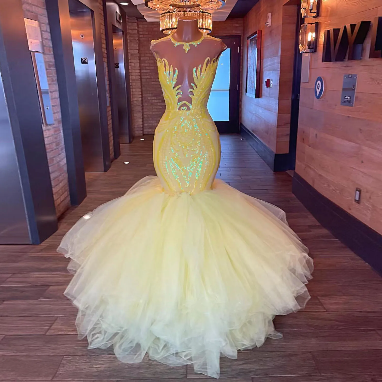 

Блестящее желтое платье-Русалка для выпускного вечера 2022 для женщин блестящее женское вечернее платье без рукавов с прозрачным вырезом