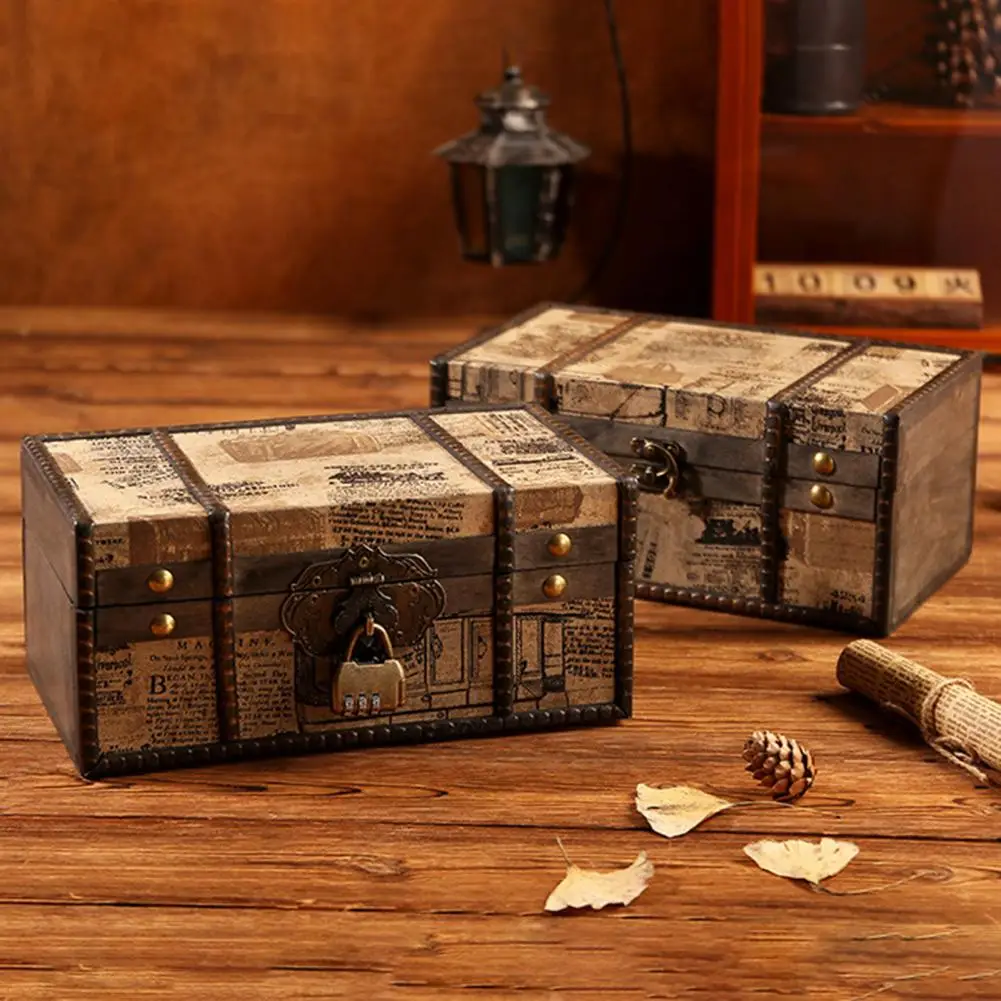 

Крепкий прямоугольный рельефный сундук с изображением сокровищ Европейского образца