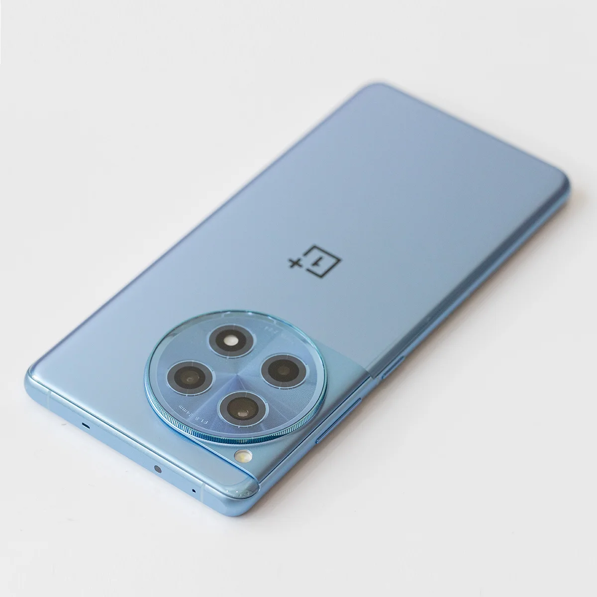 Смартфон OnePlus ace 3 12/256ГБ 16/512ГБ 16/1ТБ global