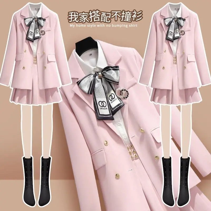 Рисунок 3 - Большой женский весенне-летний костюм