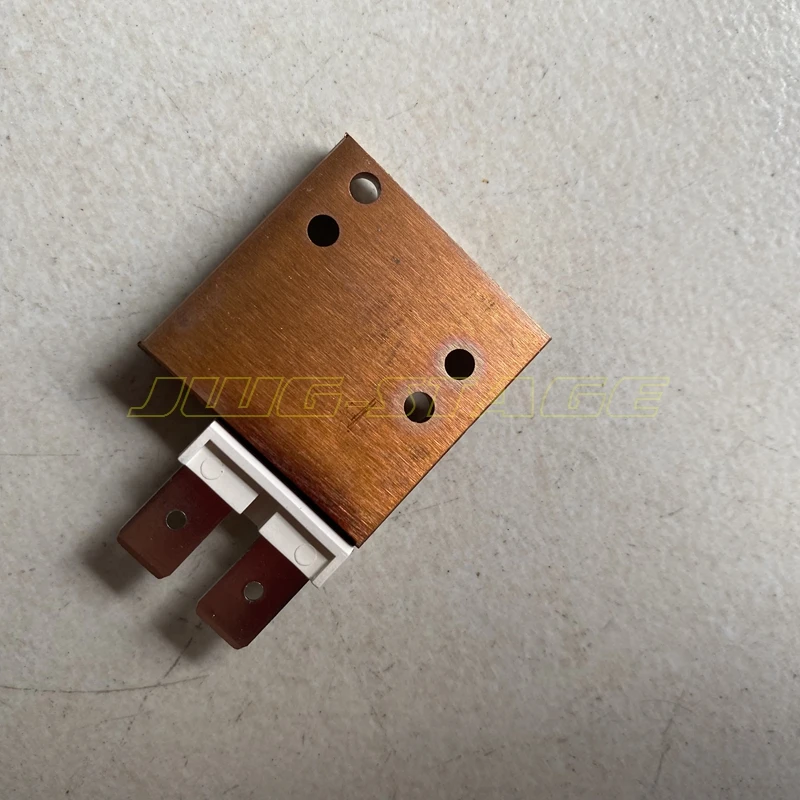 Фонарь с подвижной головкой осветительный прибор для сцены мощность 90 Вт 2828