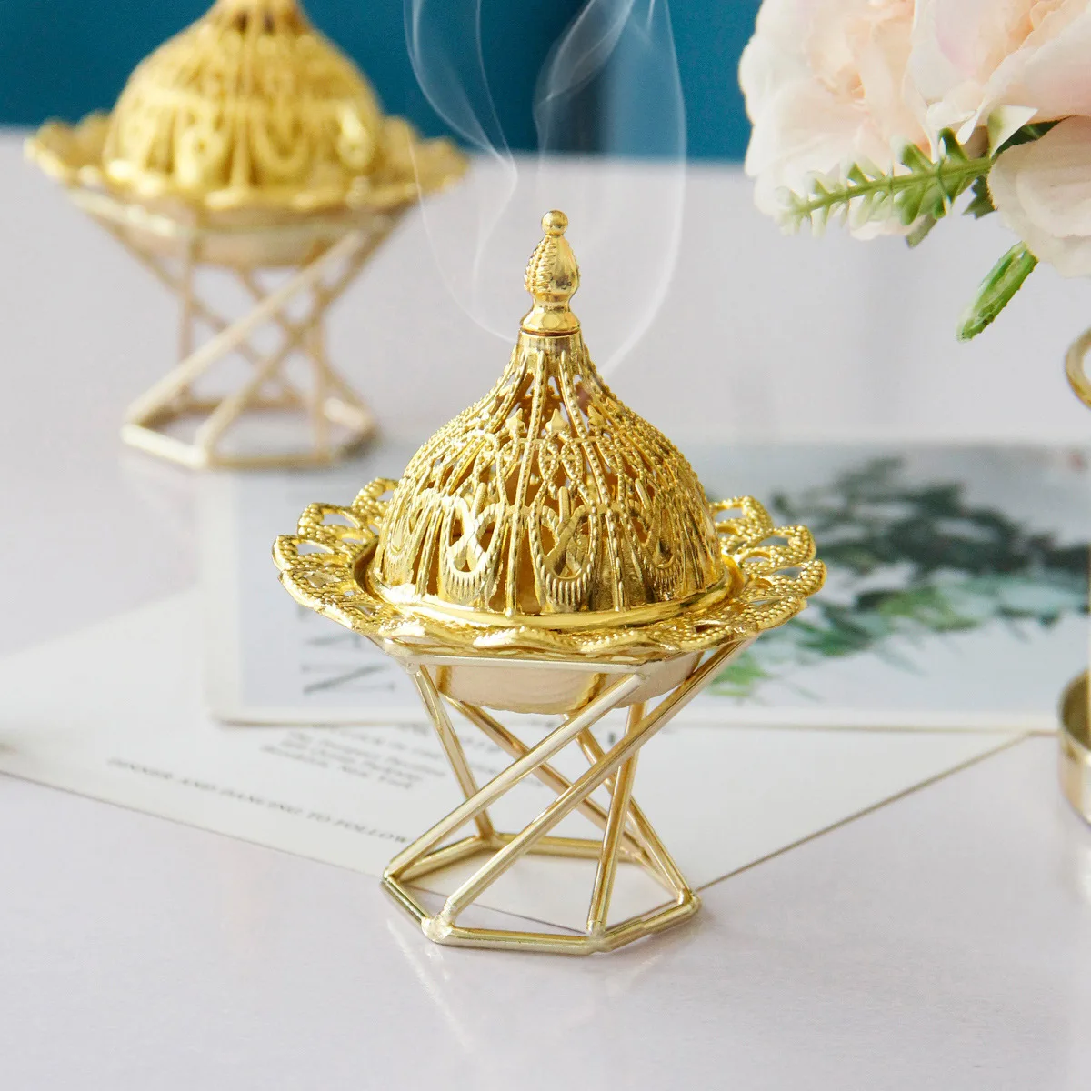 Quemador de incienso de Metal dorado de 9CM, Mini quemador de Aroma de mano pequeño, estilo árabe, decoraciones esenciales para el hogar