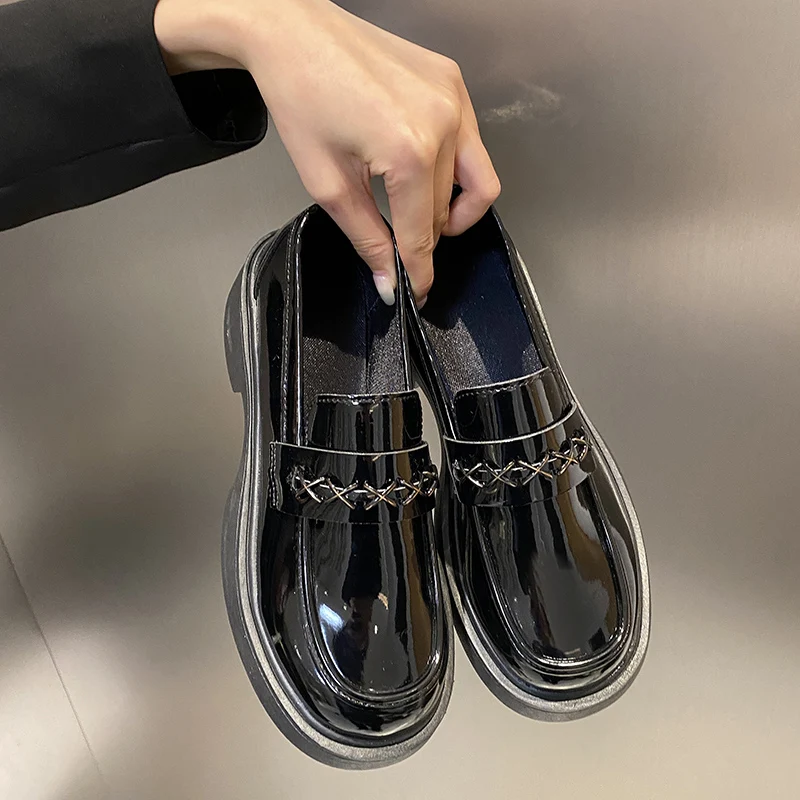 

Женские туфли на массивной платформе, лоферы из искусственной кожи на толстом каблуке с круглым носком, в британском стиле, осень 2022