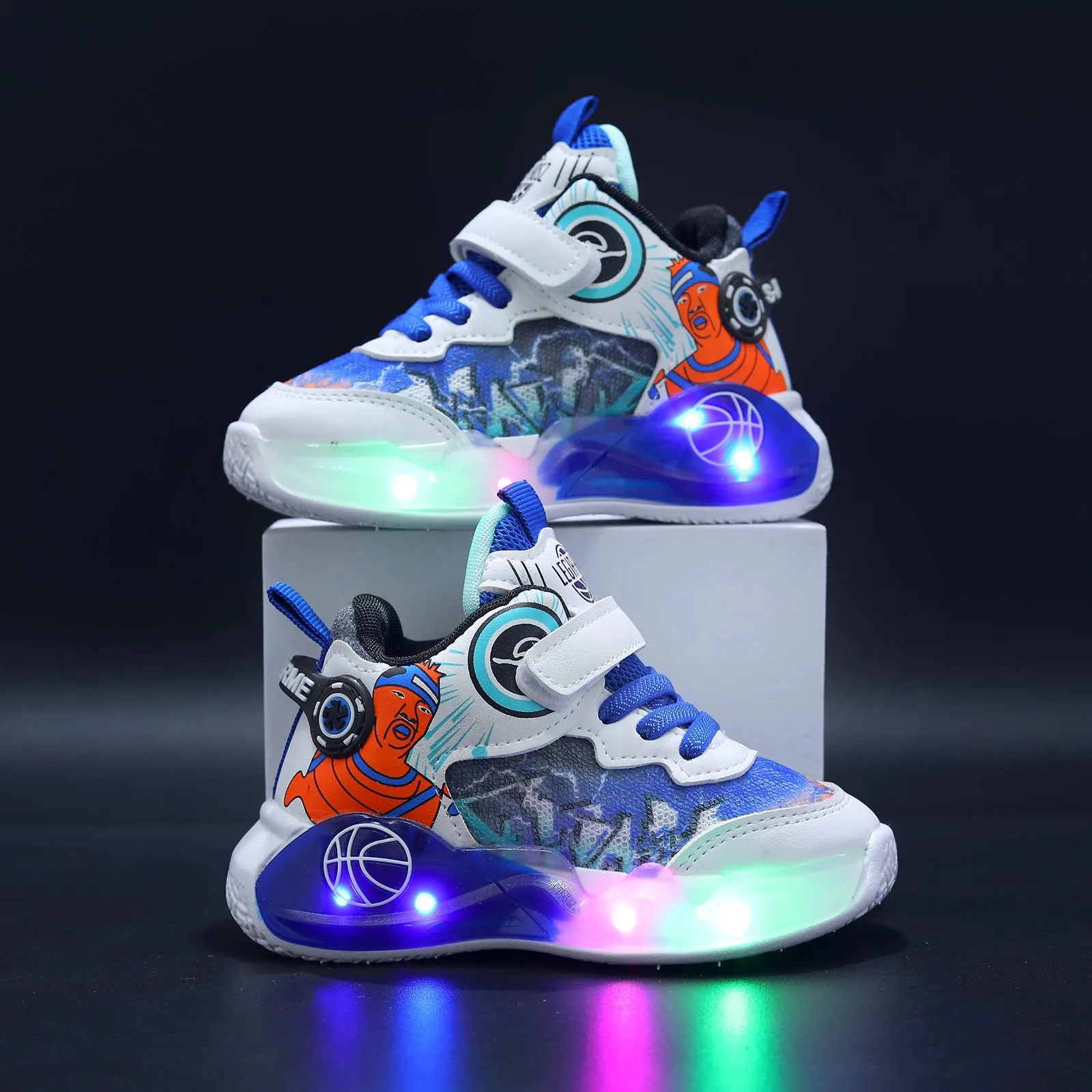 Модные детские кроссовки для мальчиков со светодиодной подсветкой