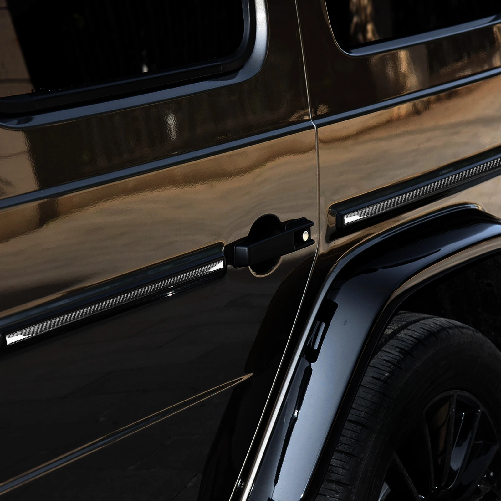 

Для Mercedes Benz G63 G500 W465 W464 W463 2018-2025 аксессуары автомобильные настоящие углеродное волокно внешняя наклейка на отделку кузова на талии