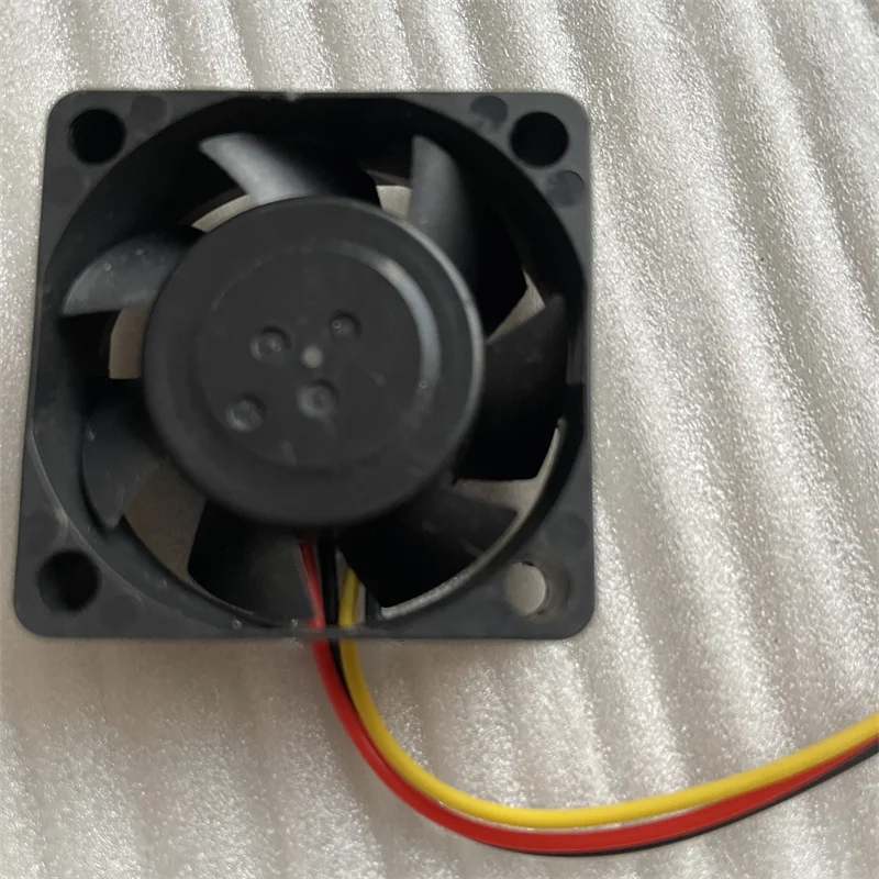 40x40x15 мм Φ MCA/RCA/RCB/RC4 4015 24V 0.09A DC axial fans