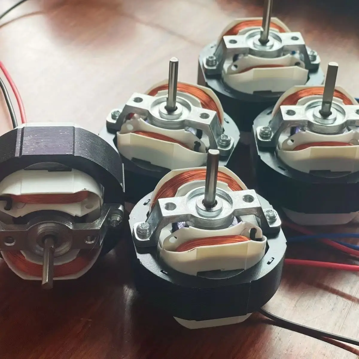 

Двухскоростной циркуляционный вентилятор 22Вт