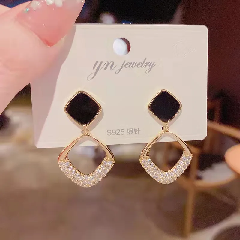 

Женские прямоугольные серьги-подвески, черные висячие серьги с длинными кисточками, корейские Винтажные Украшения