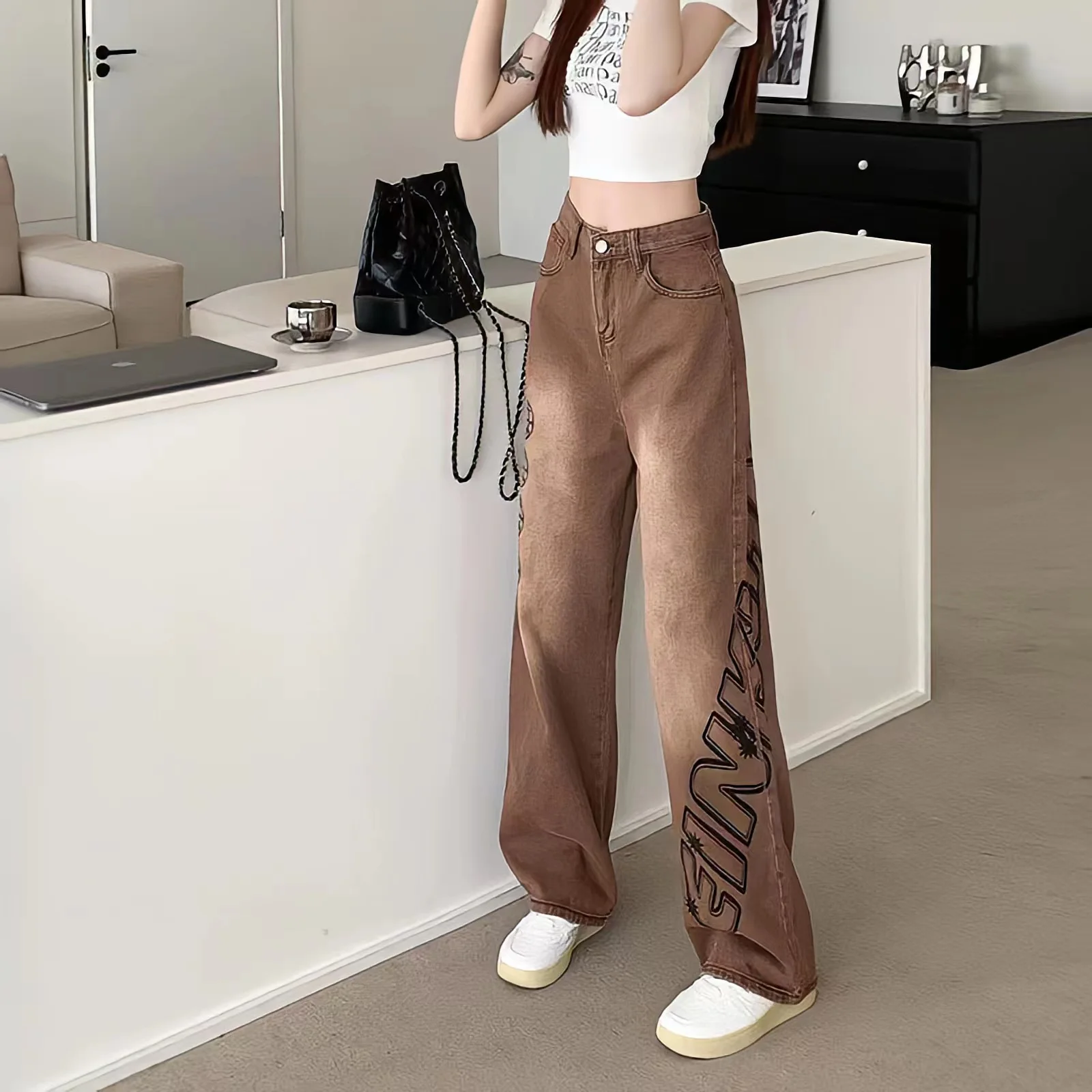 Рисунок 6 - Джинсы женские оверсайз с высокой талией