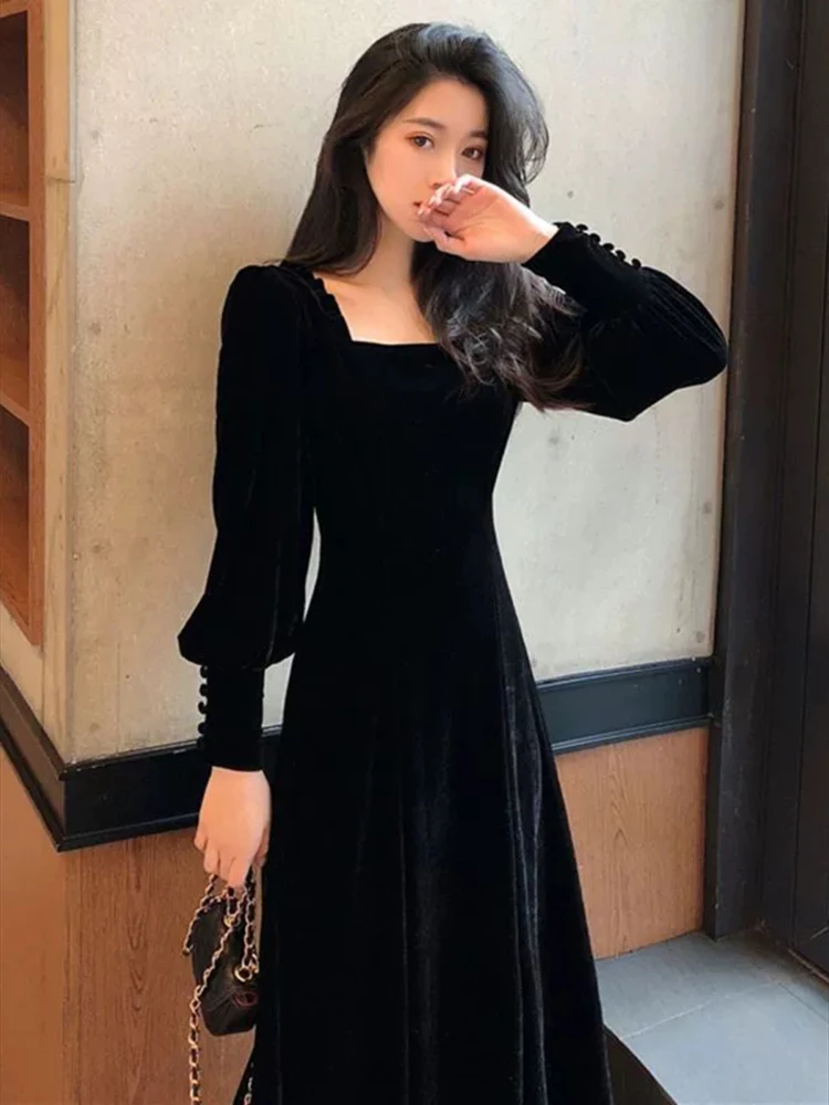 Женское бархатное платье с длинным рукавом и квадратным вырезом