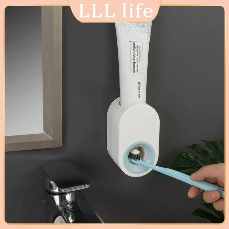 

1PC Automatic Toothpaste Squeezer Wall Mounted Hands Free Toothpaste Dispenser for Family Bathroom Dust-proof Toothbrush Holder
