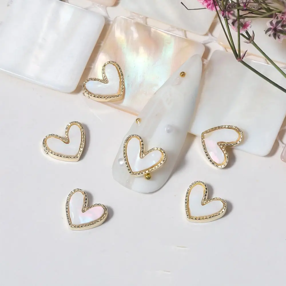 

Набор аксессуаров для маникюра и дизайна ногтей в виде сердца