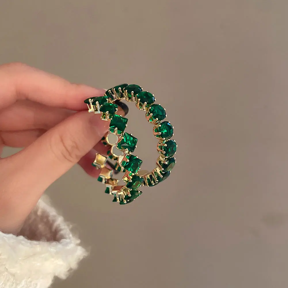 

Korean Fashion Simple Zircon Metal Hoop Earrings For Woman 2022 Neo Gothic Girls' Luxury Jewelry Wedding Party Set Accessories