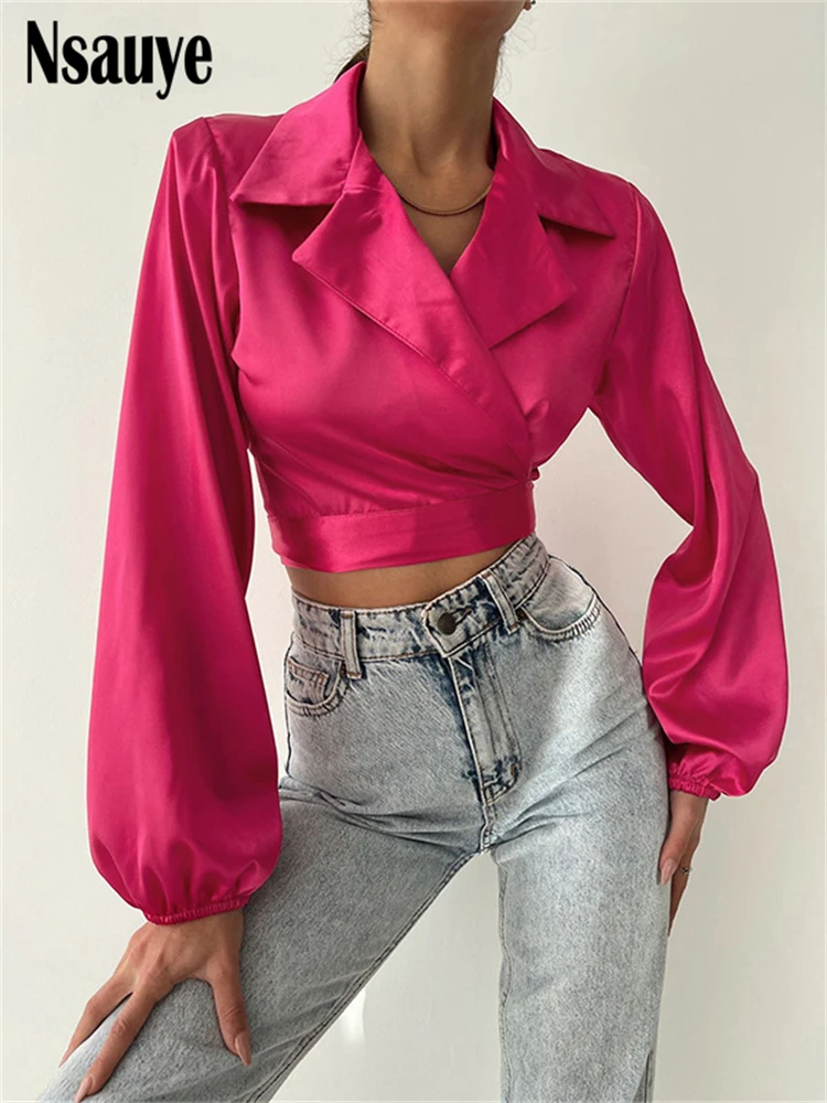 

Женская атласная блузка с длинным рукавом и отложным воротником