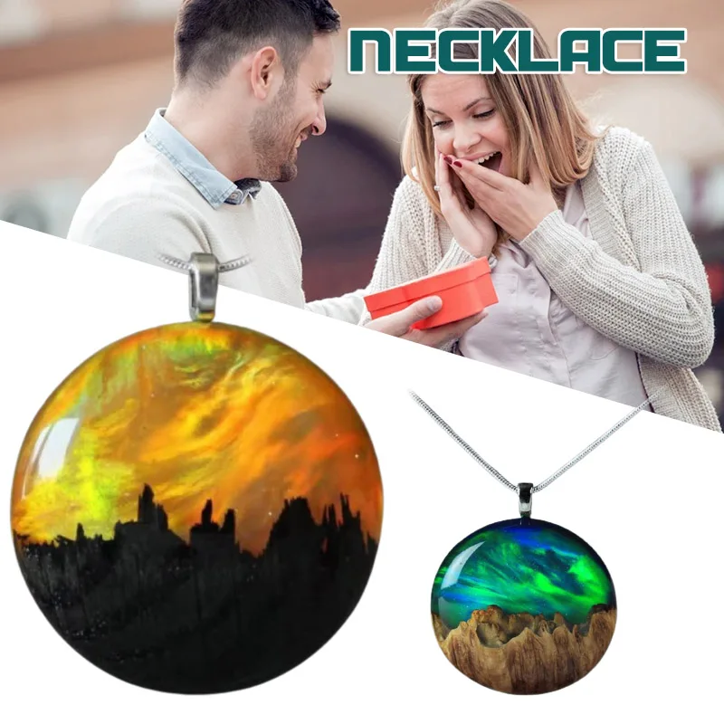 

Northern Lights Necklace Universe Pendant Necklace Glass Aurora Borealis Printed Starry Sky Jewelry for Gifts NIN668