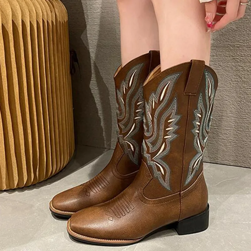 

Woman New Fashion Breathable Spring Autumn Antiskid Comfort Versatile Western Knight Boots Rivet Retro Cowboy Mid Length Boots