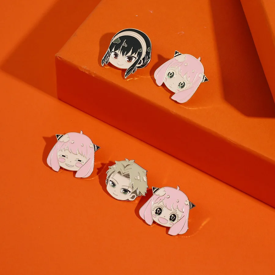 

Anime SPY X FAMILY Metal Badge Twilight Yor Forger Anya Forger Button Brooch Pin Cartoon Medal Souvenir Toy Cosplay Gifts