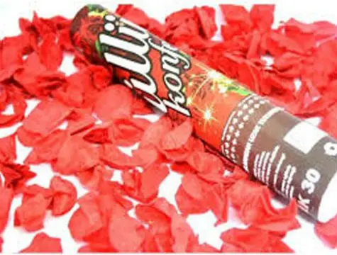 

Конфетти с лепестками розы