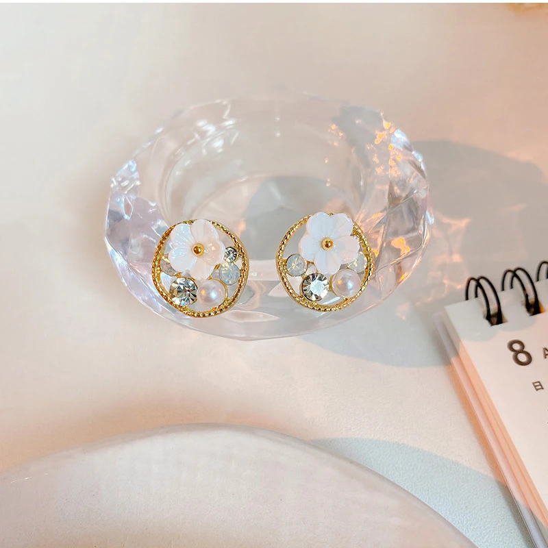 Женские винтажные серьги-гвоздики с искусственным жемчугом |