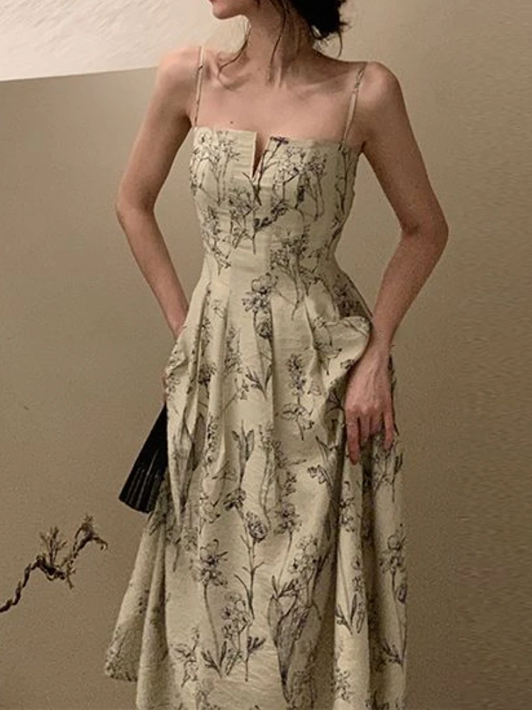 

Платье женское пляжное средней длины на бретелях, с принтом