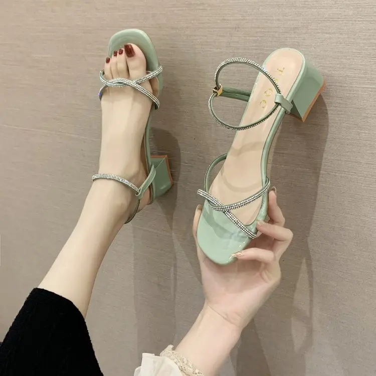 

2022 Summer Casual Outdoor Ladies Sandals Middle Heel Square Heel 35-40 Comfortable Fashion Elastic Band Solid Color Sequins