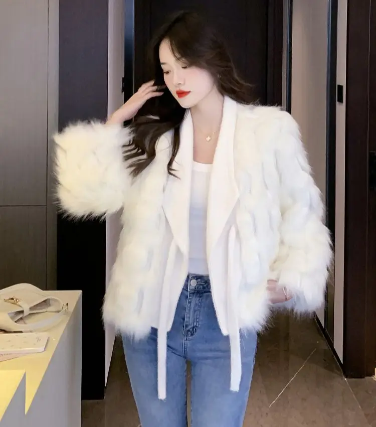 Рисунок 3 - Зимнее женское пальто PLAZSON из искусственного меха