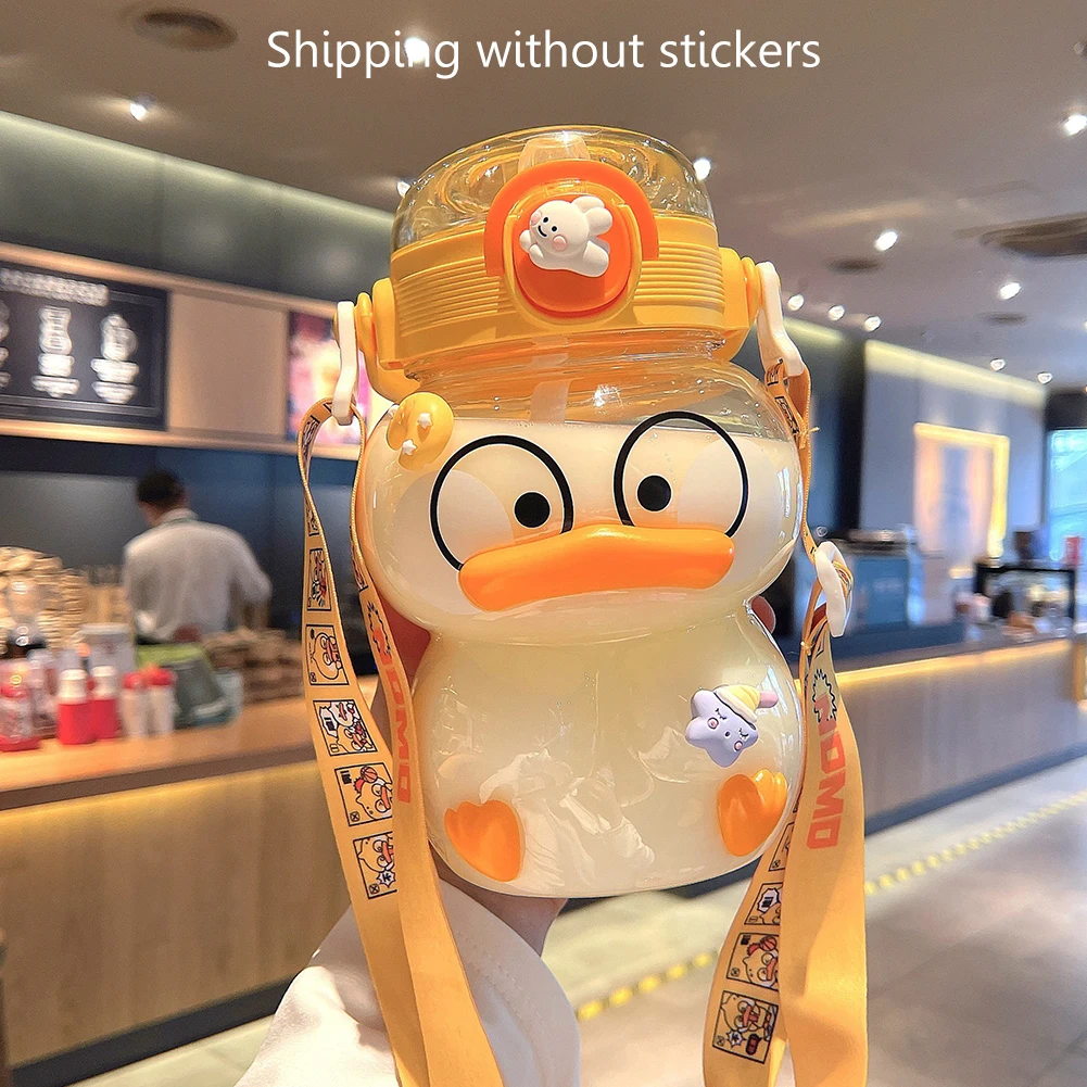 

Симпатичная пластиковая бутылка для воды на л с изображением сидящей утки, Большая пластиковая чашка с соломинкой, детская и студенческая ч...