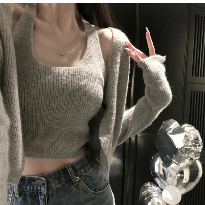 

Women Halter Detail 2 in 1 Crop Knit Cardigan