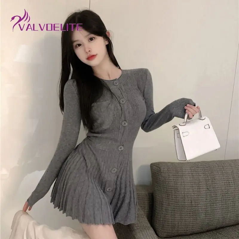 

2022 Autumn and Winter New Woman Fashion Dress Slim Waist Black Knitted Bottoming Skirt Round Neck Temperament Pleated Miniskirt