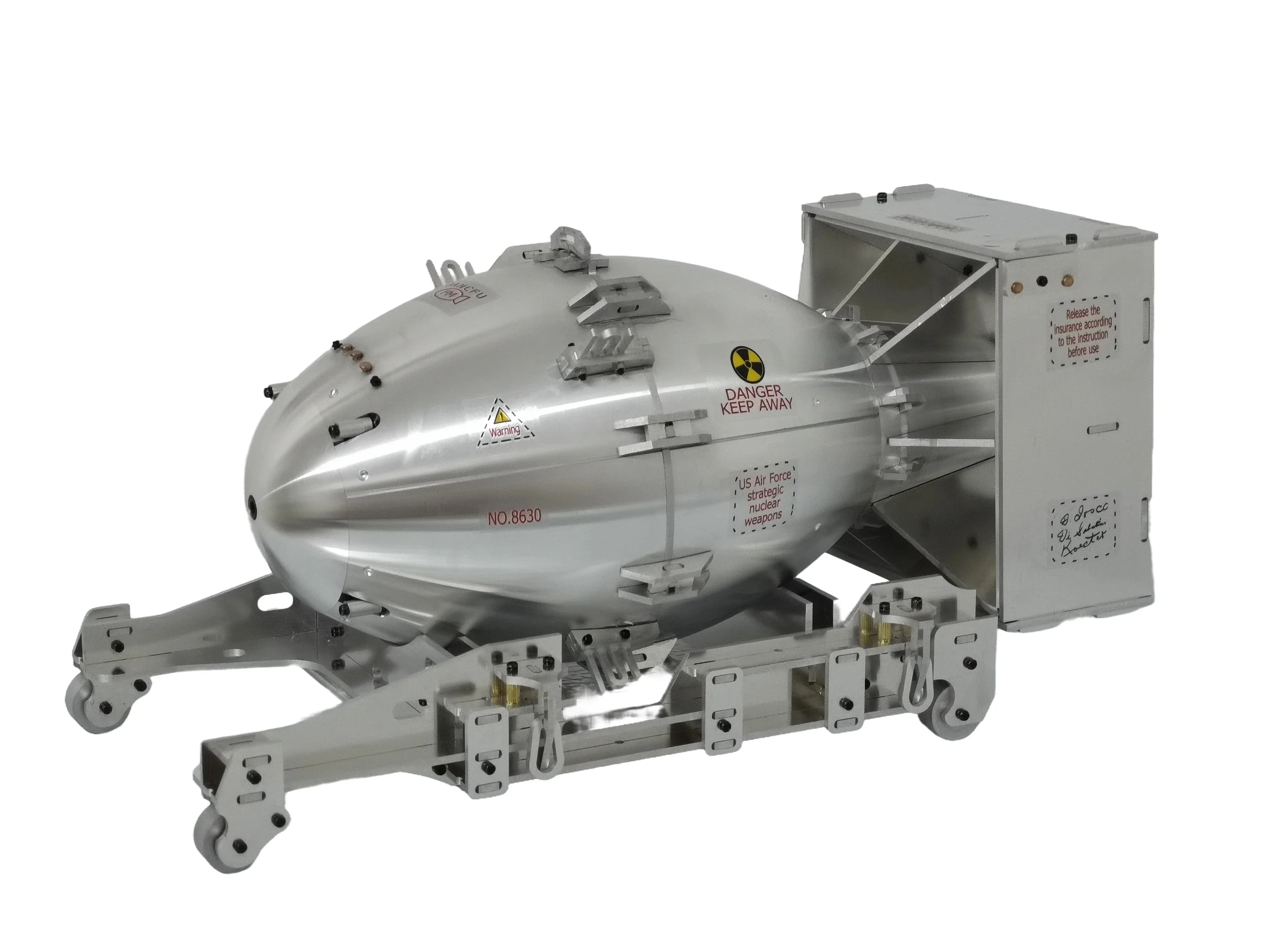 Масштаб 1/12 цельнометаллическая модель сборки исторической бомбы времен Второй