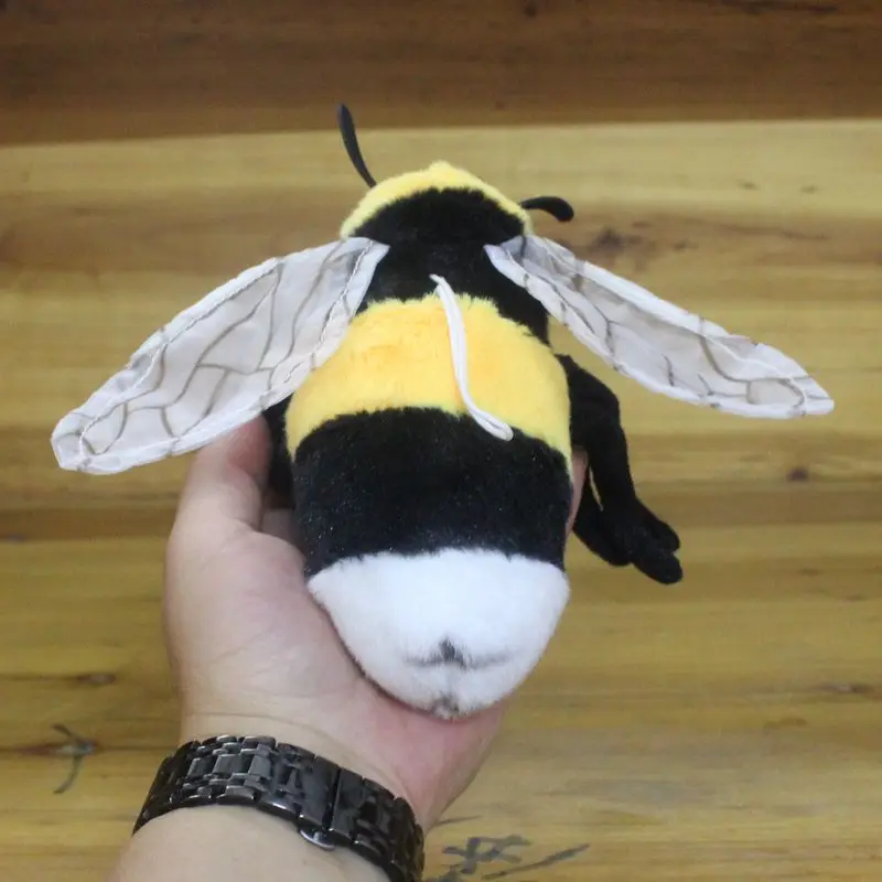 Игрушка плюшевая в виде насекомого искусственная пчела маленький Горох Шмель