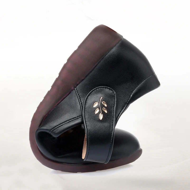 Comfort Soft Bottom Flats Women Spring Flower Ankle Strap Flat Heels Mom Shoes Woman Beige Pu Leather Light Nurse Shoes