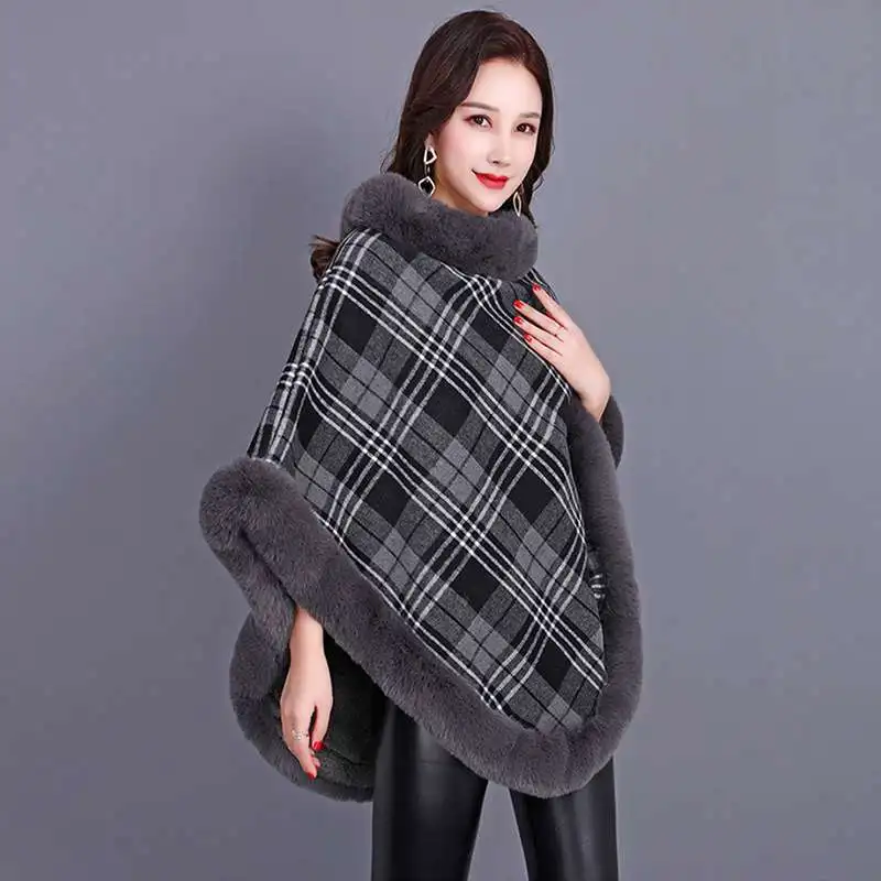 Вязаный топ в сочетании с высококачественными свободными свитерами на осень и