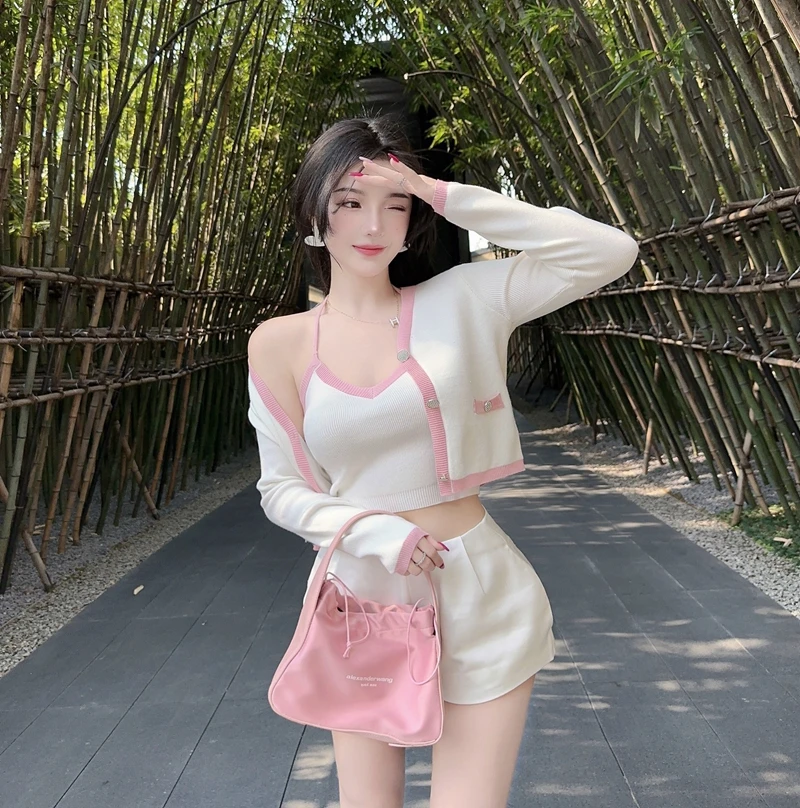 

Женский Маленький очаровательный белый вязаный комплект из 2 предметов, весенний пикантный Топ с воротником и длинным рукавом, вязаный кард...