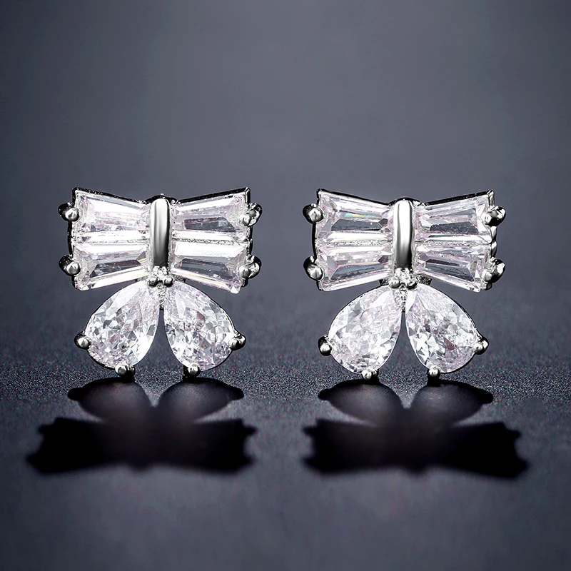 

Summer New Korean Style Fashion Jewelry White Color Geometric Zircon Stud Earrings for Women Wedding Party Accessories Gifts