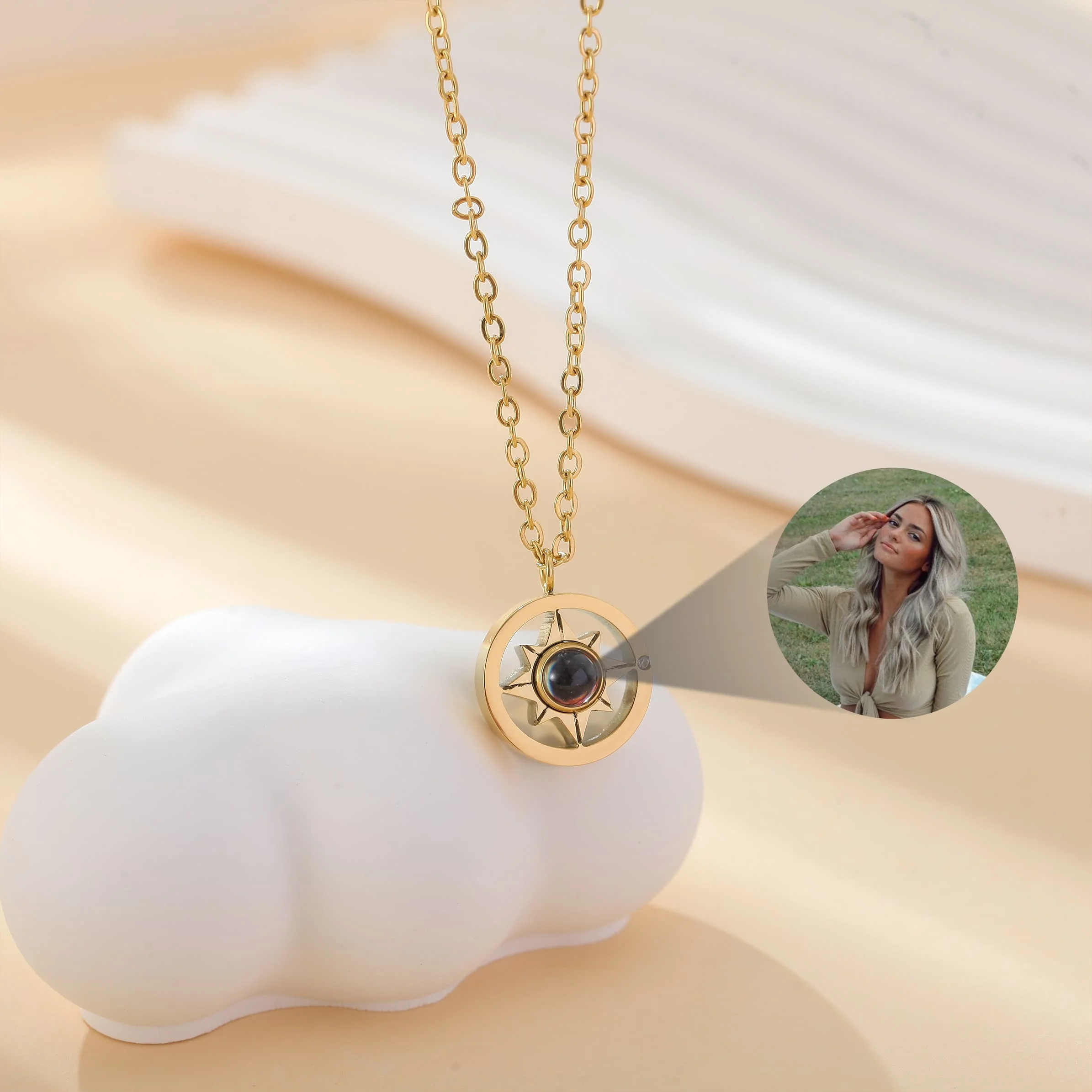 Ожерелье с круглым компасом и проекцией индивидуальное ожерелье проекционным