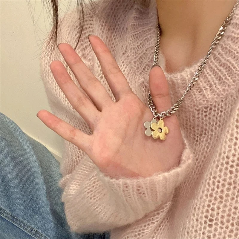 

Kpop Vintage Goth Punk Flower Pendant Chain Grunge Necklace For Women Egirl Men Cool Y2K Aesthetic Harajuku Jewelry Accessories