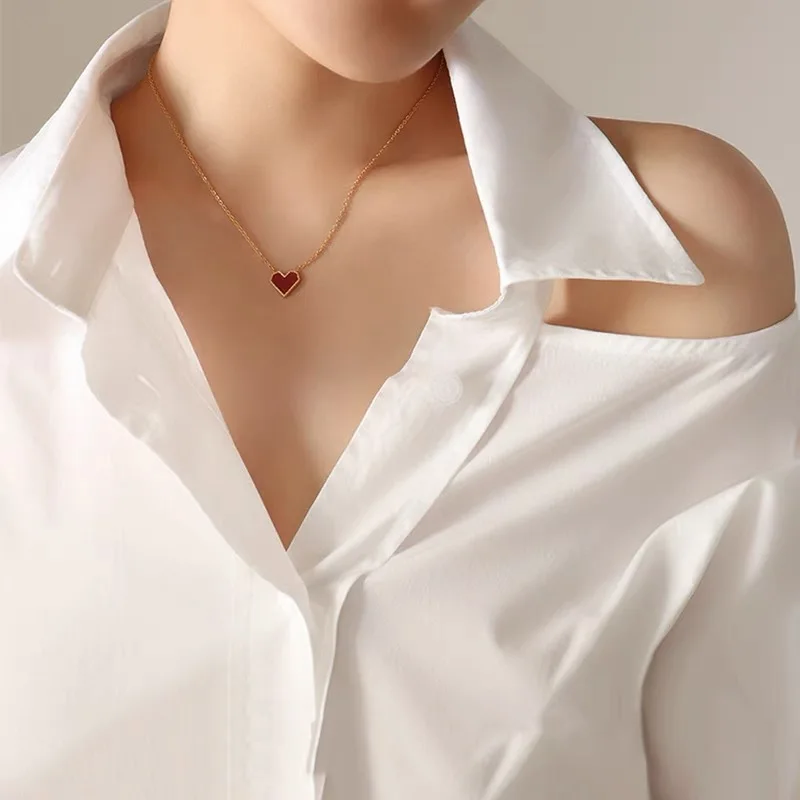 

Titanium Steel French Light Luxury Acrylic Red Heart Necklace Wholesale Women Necklace Chain