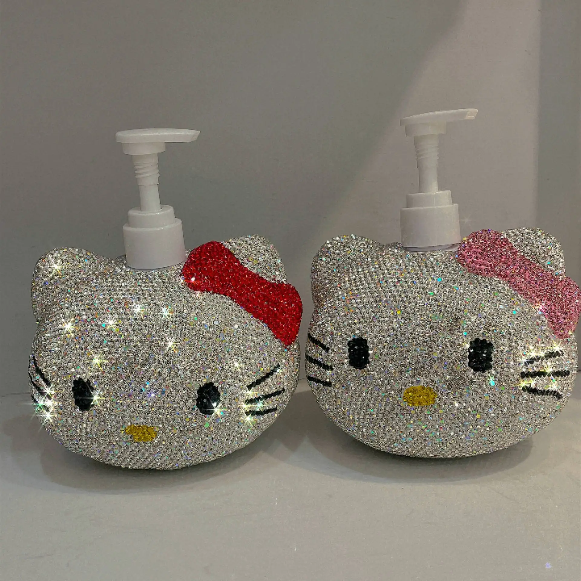 

Kawaii hello kitty accessorie bottle sanrio shower gel travel lotion bottle bottling extrusion portable bottle room decor girls