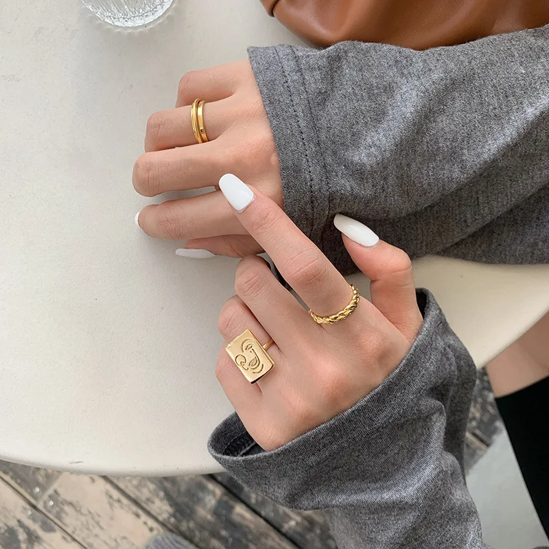 

Weiyue 925 Sterling Silver European and American Retro Gold Smiley Jewelry Ladies Ring Simple Braided Open Ring Jewelry